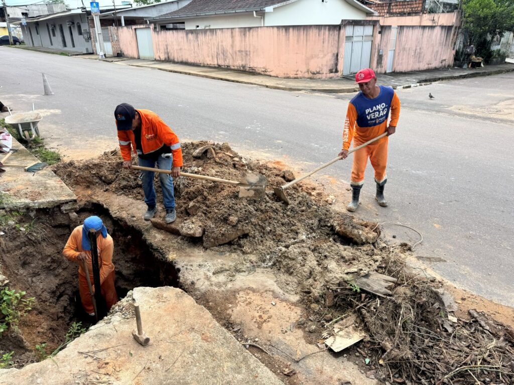 Prefeitura-de-Manaus-recupera-sistema-de-escoamento-no-conjunto-Augusto-Montenegro-e-reforca-acoes-contra-o-descarte-irregular-de-lixo-2