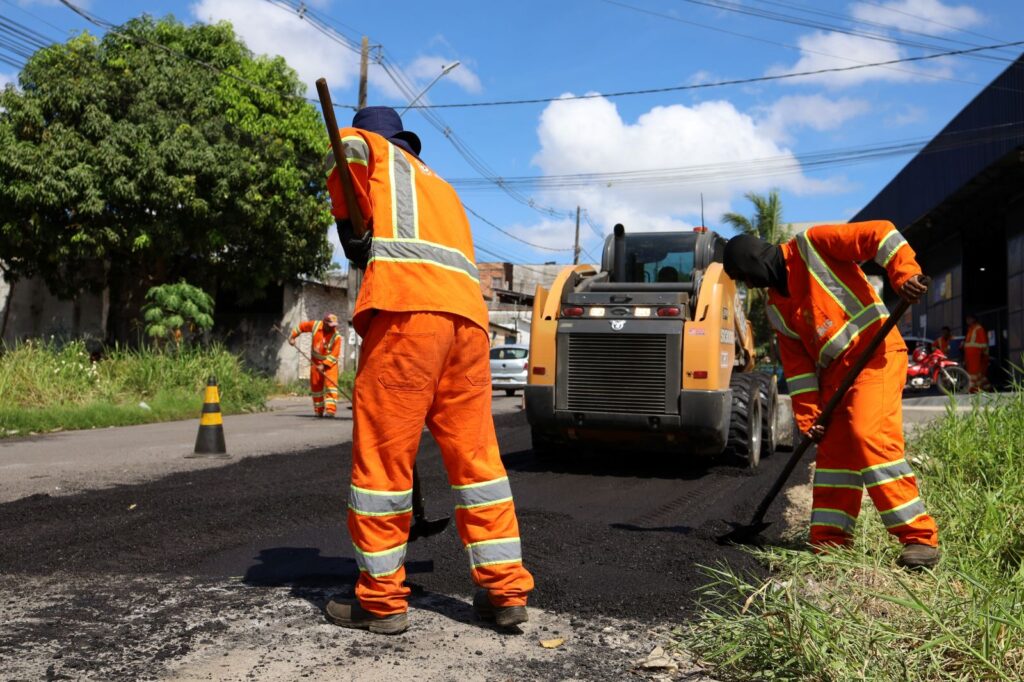 Prefeitura-de-Manaus-intensifica-Operacao-Tapa-Buraco-e-reforca-recuperacao-da-malha-viaria-na-zona-Norte