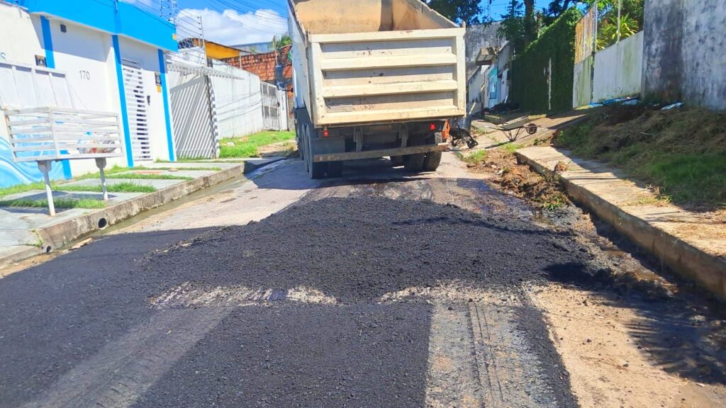 Prefeitura-de-Manaus-intensifica-obras-no-bairro-Novo-Aleixo-e-amplia-mobilidade-com-recuperacao-asfaltica-na-zona-Norte