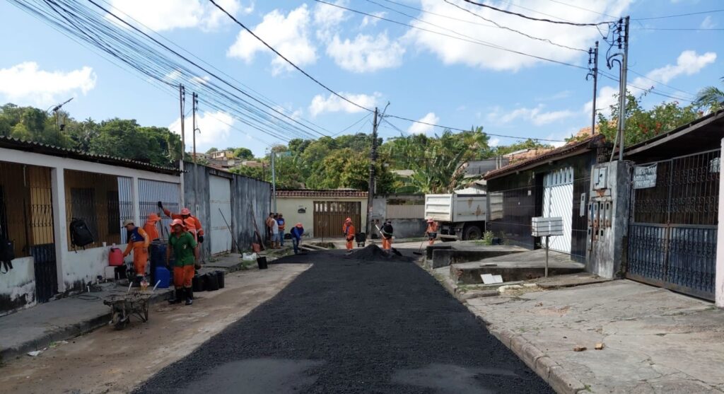 Prefeitura-de-Manaus-intensifica-recuperacao-asfaltica-no-conjunto-Manoa-e-garante-mais-seguranca-e-mobilidade-aos-moradores-3