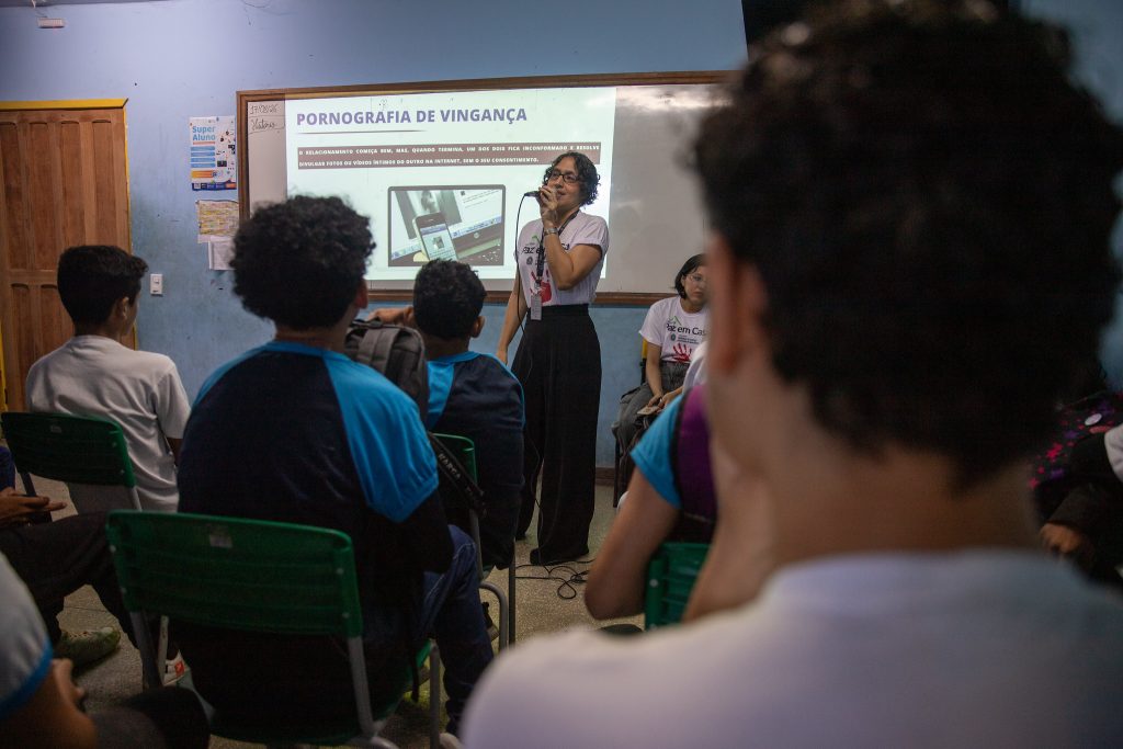 Maria_vai_a_escola_Marcus_Phillipe-1024×683-1
