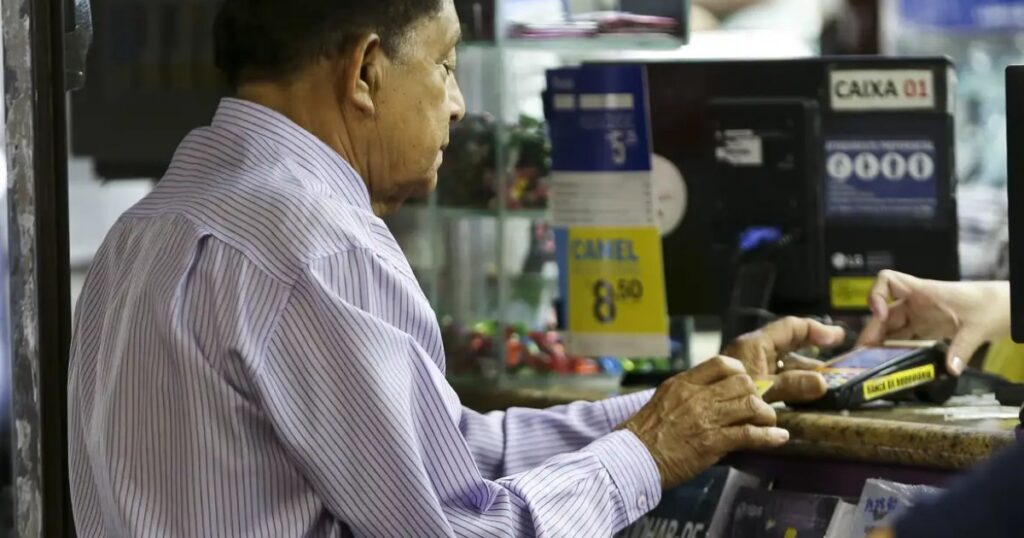 Sem revisão de pares, estudo calcula impactos do BPC na saúde e nos gastos públicos